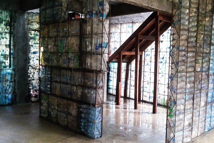 Plastic-Bottle-Village12